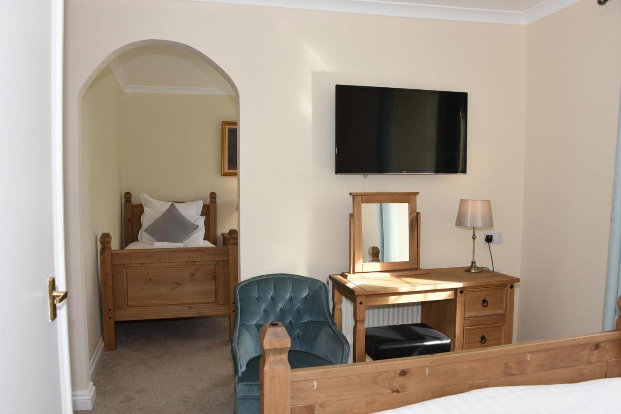 The Llanelwedd Arms Hotel Builth Wells Kültér fotó