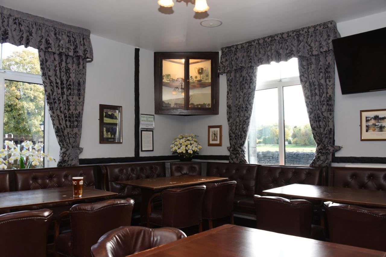 The Llanelwedd Arms Hotel Builth Wells Kültér fotó