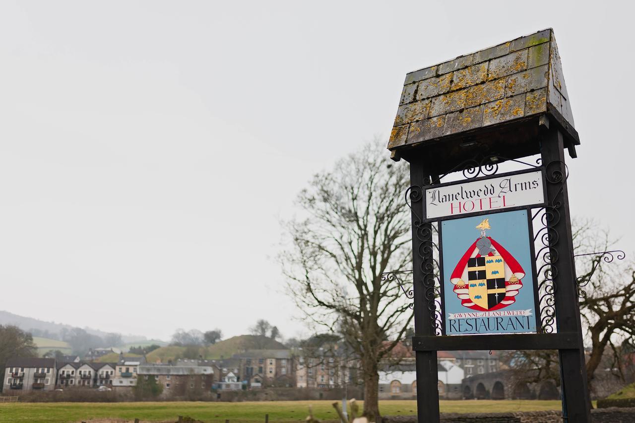 The Llanelwedd Arms Hotel Builth Wells Kültér fotó